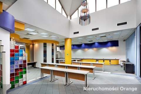 Powierzchnia handlowa 500 m od stacji metra