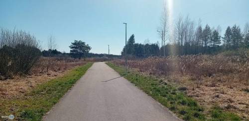 Nieruchomość nad zalewem z prywatnym lasem