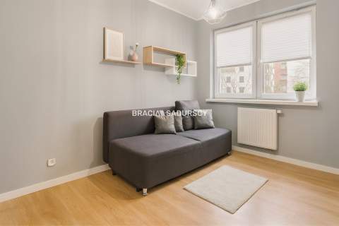 3 pokoje balkon, 56 m idealne na start
