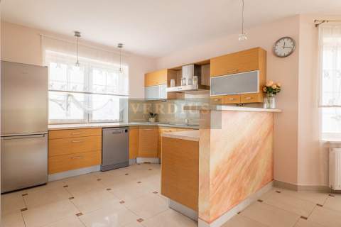Dom dla rodziny 6 pokoi, działka 1230m2