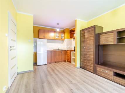 Ustawne 2 pokojowe mieszkanie w apartamentowcu.