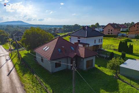 Dom z poddaszem użytkowym 175m2