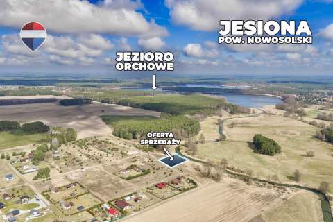Działka z linią brzegową i zabudową rekreacyjną