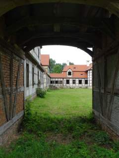 XVIII-wieczny zespół dworsko-parkowy