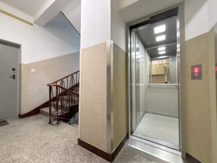 Jasna, bardzo cicha kawalerka. Winda. Metro 800m