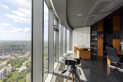 Apartament Sky Tower 43 piętro panorama miasta