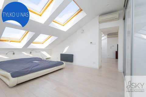 Dwupoziomowy penthouse na sprzedaż