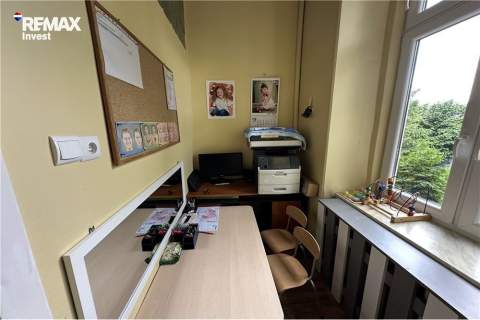 Obiekt Lokal 250 m z ogrodem i parkingiem