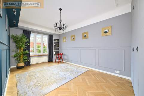 4 pokojowy apartament w kamienicy Plac Narutowicza