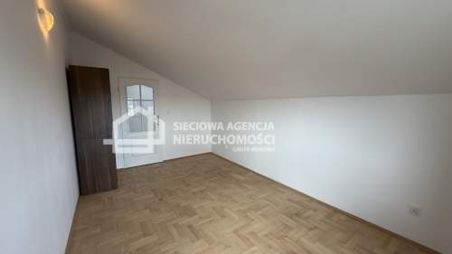 Dwupoziomowy 5-pok. lokal - Gdynia Chylonia