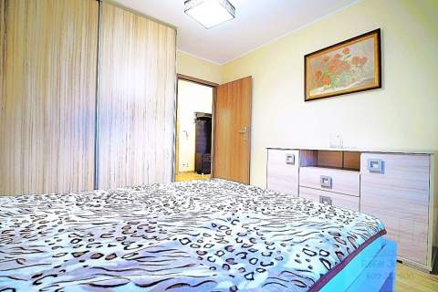 z garażem przestronne 2 pokojowe, balkon