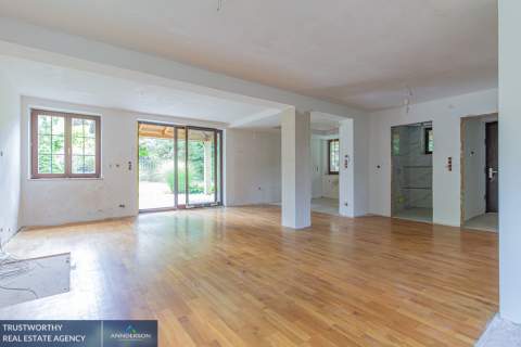 Pychowice, przestronny dom 260 m2, działka 8 ar