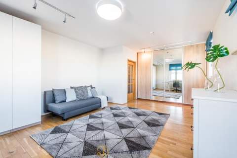 Do wynajęcia 4 pok Muranów Balkon Piwnica Garaż