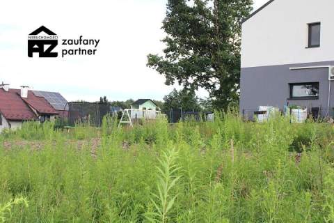 Działka z mediami