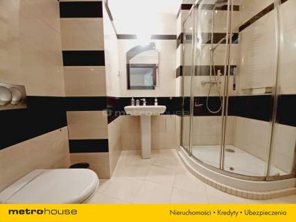 Przestronny apartament 3 min od metra Dw. Gdański