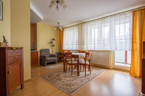 Dwupokojowe mieszkanie z dużym balkonem