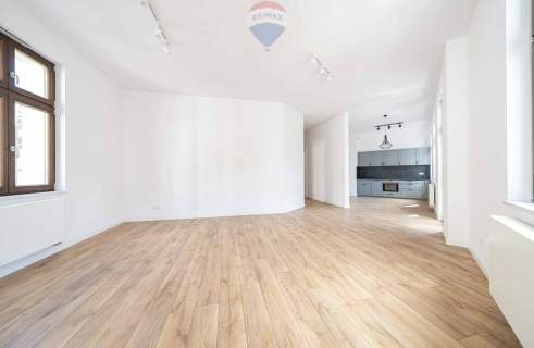 Apartament w Żelazku , dwa balkony, m.postojowe