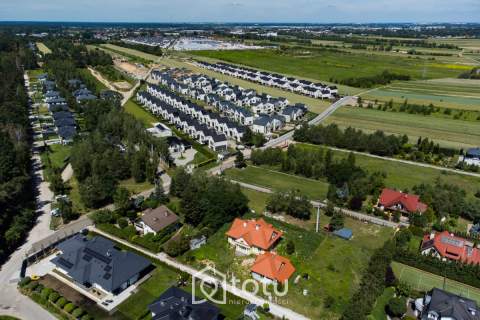  Dom w stylu dworkowym z dużą działką 1642 m 