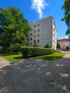 Rozkładowe, 2 pokoje I 2 miejsca postojowe piwnica