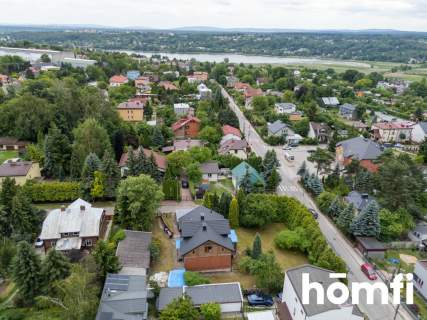 Drewniany dom, dwa osobne mieszkania, działka 1300