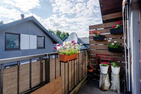 2-pok, 48 m ok. 60 m po podłodze , balkon