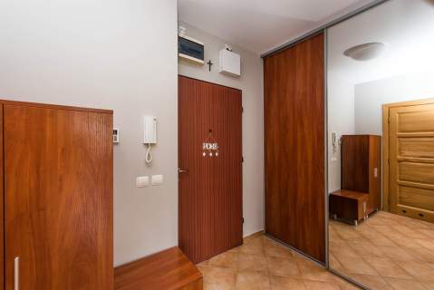 Zadbane, balkon, nowe budownictwo