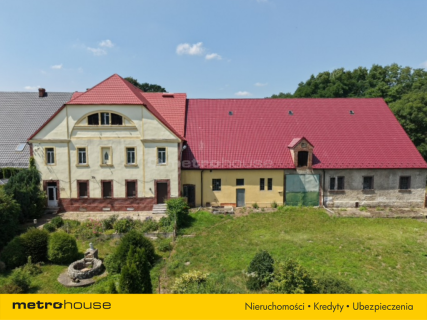 Przypałacowy folwark w Zagrodnie na 1,5 ha gruntu