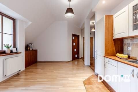 Przestronne, duża komórka lokatorska, balkon