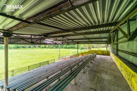 Sprzedam historyczny stadion, teren inwestycyjny