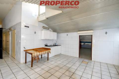 Hala 1000 m2, Piekoszów