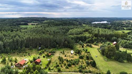 Mazury-malownicza działka blisko jeziora i lasu.