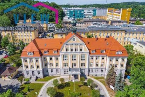 Hala w cenie lokalu/10min do Uczelni/Obok tramwaj