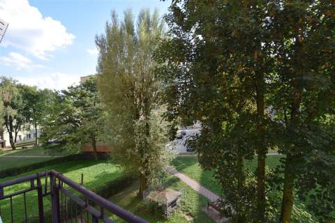 Duża kuchnia z jadalnią, balkon, dwustronne