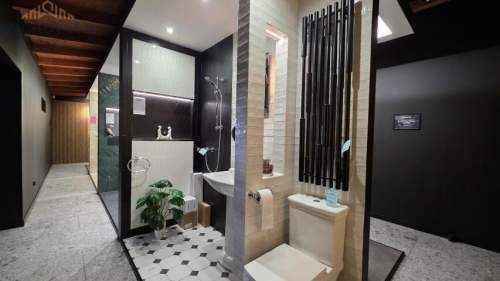 Obiekt 655m2 Showroom, Magazyn, Usługi - Kargowa