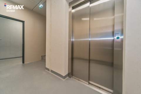 Duże mieszkanie z balkonem, antresolą i loggią