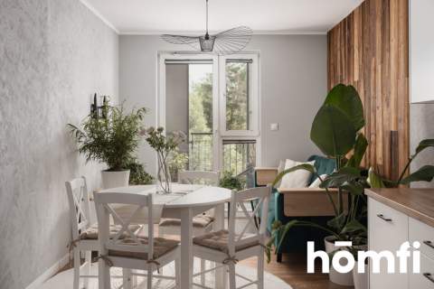 Nowoczesne mieszkanie balkon widok na zieleń
