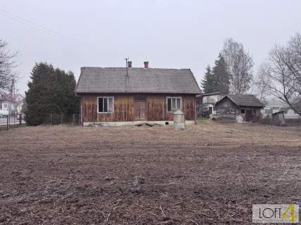 Drewniany dom z duszą na 17-arowej działce
