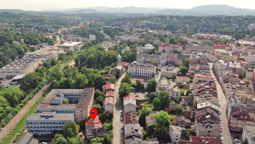 Kamienica inwestycyjna parking 8 aut - centrum