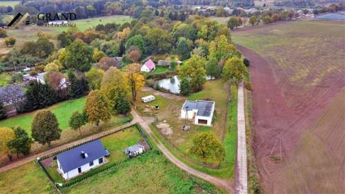 Dom wolnostojący nad stawem- Nacław