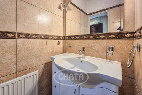 LOKAL BIUROWO-USŁUGOWY/40 M2 BALKON