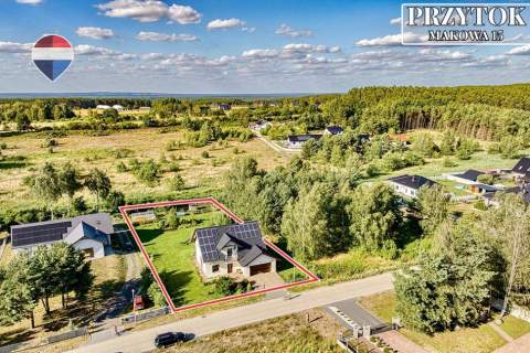 Przestronny dom rodzinny z dużą działką 