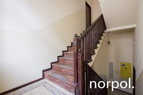 Przestronny apartament z osobną sypialnią i balkonem w centrum...