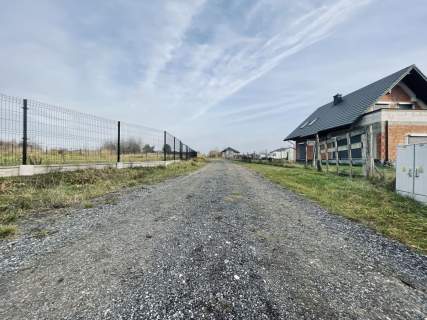 Prąd, woda, kanalizacja Droga utwardzona