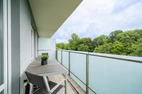 Wyposażony apartament z dużym balkonem miejsce postojowe w garażu