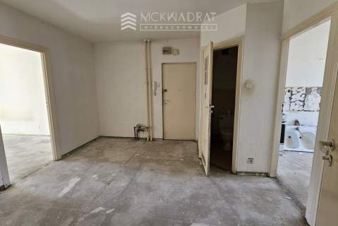 3 pokoje, Nowe Miasto, 66 m , do remontu, garaż,