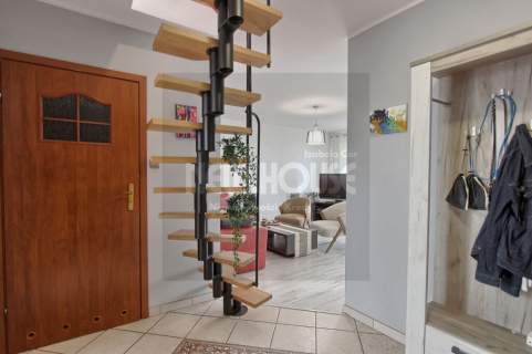 3 pokoje, balkon - oś. Majowe