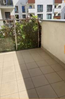 Cichy 2-pokojowy apartament z widokiem na patio garaż