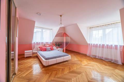 Dom z domkiem gościnnym i ogrodem Radom Staroopatowska