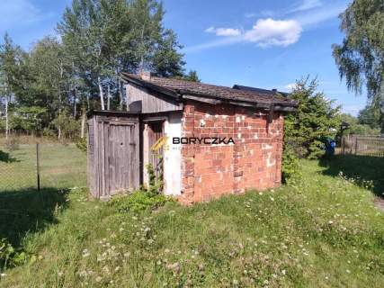Dom Wał-Ruda, z własnym lasem 0,68 ha.