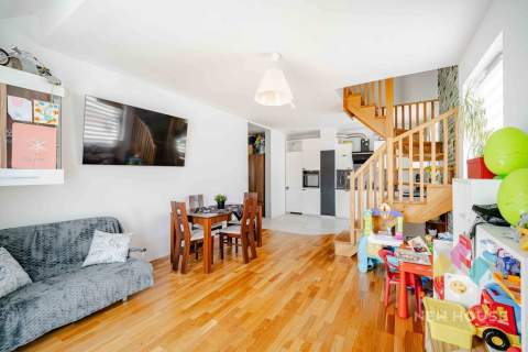 Bartąska, 2-poziomowe mieszkanie, balkon, winda